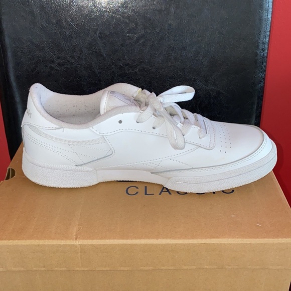 Reebok Classic - Picture 7 of 9